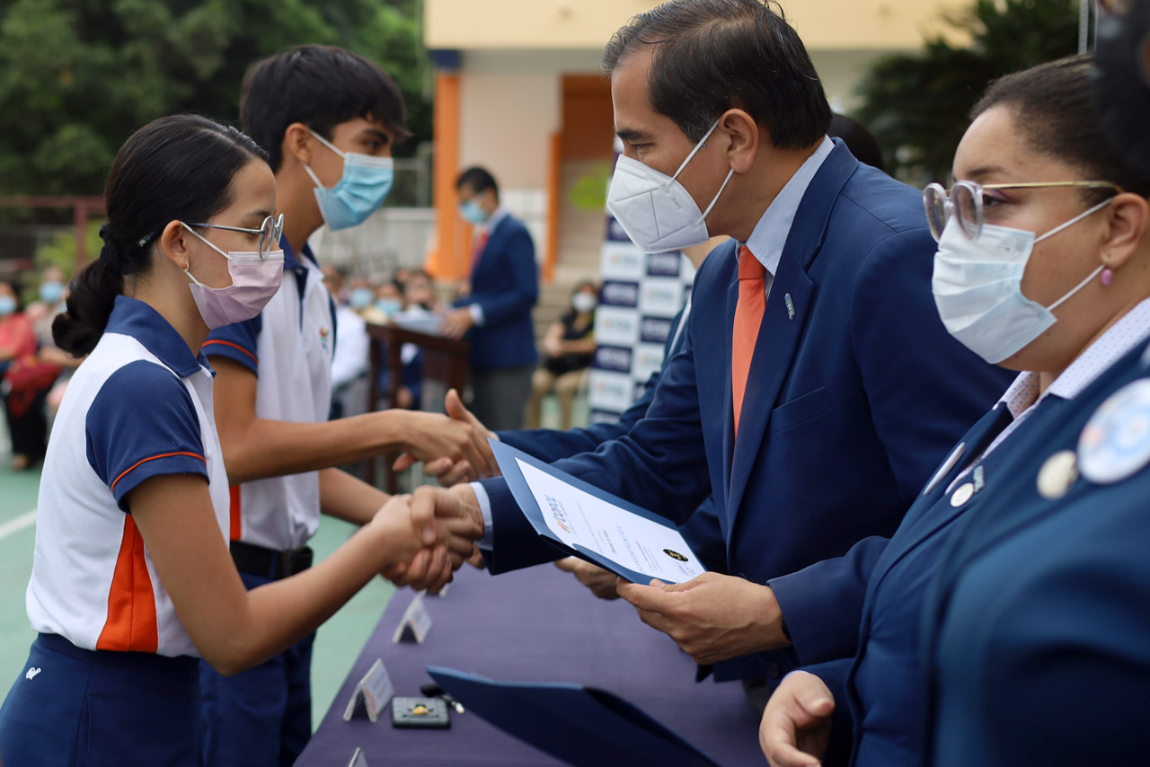  COPOL reconoció, este miércoles 14 de mayo, el esfuerzo y la dedicación de los estudiantes que obtuvieron los mejores promedios durante el año lectivo 2024-2025